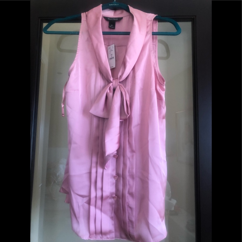 a WHBM NWT PINK SHELL